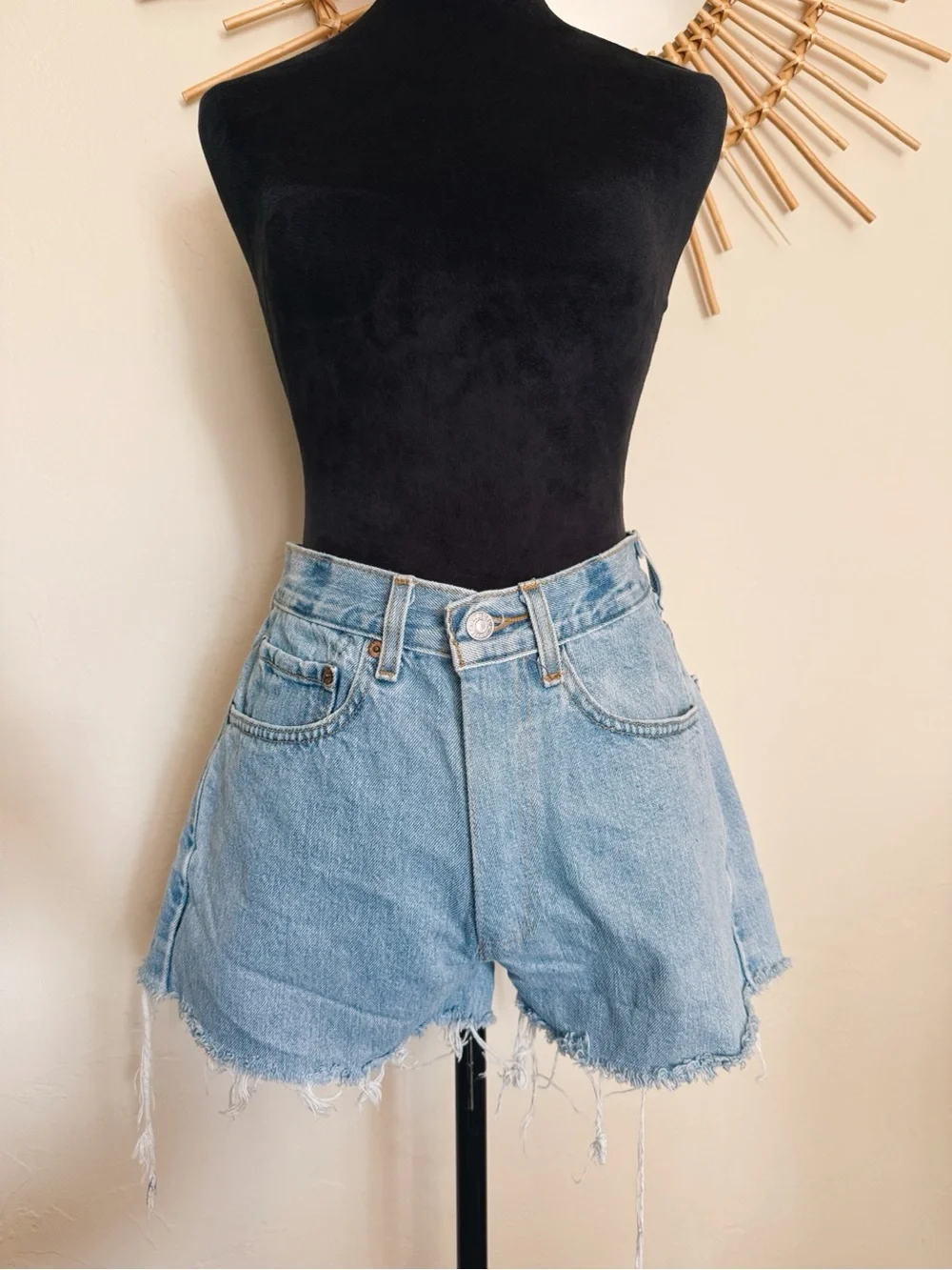Light Wash Levi Denim Cutoff Shorts